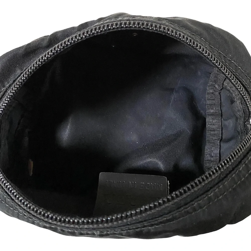 AUTHENTIC VINTAGE PRADA VELA TESSUTO NYLON SMALL ZIP COSMETIC BAG/POUCH, BLACK - Picture 13 of 16